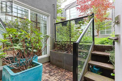 2229 Oak Street, Vancouver, BC - Outdoor With Exterior