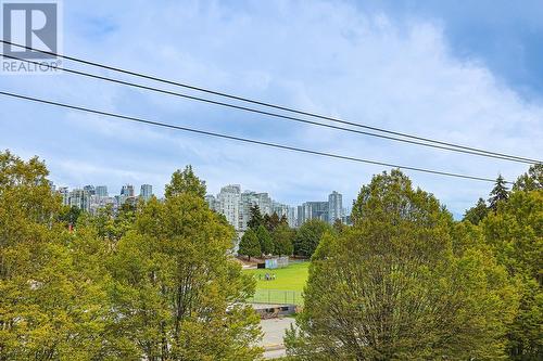 2229 Oak Street, Vancouver, BC - Outdoor With View