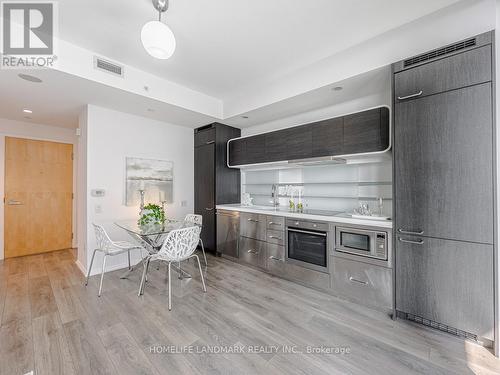 3811 - 45 Charles Street E, Toronto, ON - Indoor Photo Showing Kitchen