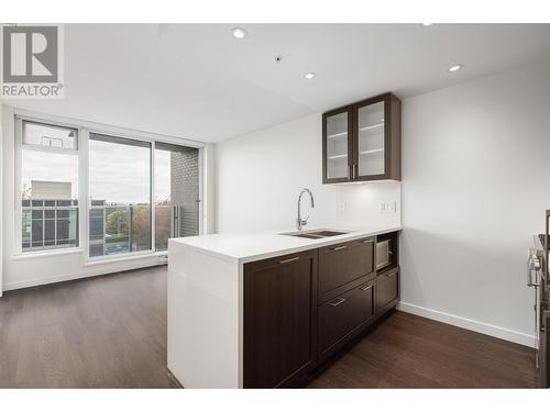 804 5665 Boundary Road, Vancouver, BC - Indoor Photo Showing Kitchen With Double Sink