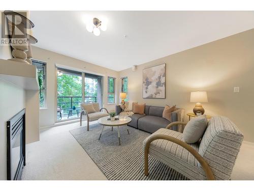 307 9319 University Crescent, Burnaby, BC - Indoor Photo Showing Living Room