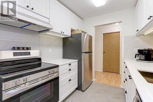 234 7651 Minoru Boulevard, Richmond, BC - Indoor Photo Showing Kitchen