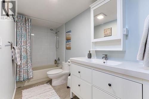 234 7651 Minoru Boulevard, Richmond, BC - Indoor Photo Showing Bathroom