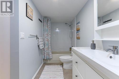 234 7651 Minoru Boulevard, Richmond, BC - Indoor Photo Showing Bathroom