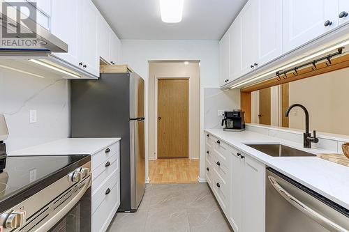 234 7651 Minoru Boulevard, Richmond, BC - Indoor Photo Showing Kitchen