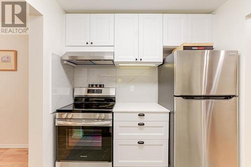 234 7651 Minoru Boulevard, Richmond, BC - Indoor Photo Showing Kitchen