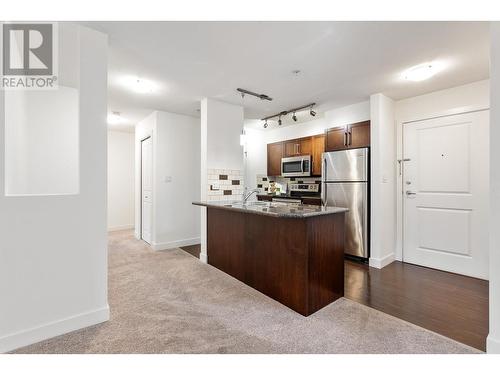 302 2468 Atkins Avenue, Port Coquitlam, BC - Indoor Photo Showing Kitchen With Stainless Steel Kitchen