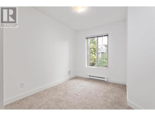 302 2468 Atkins Avenue, Port Coquitlam, BC - Indoor Photo Showing Other Room