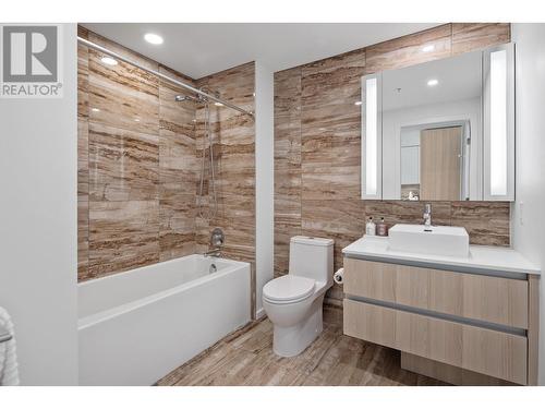 606 1888 Gilmore Avenue, Burnaby, BC - Indoor Photo Showing Bathroom