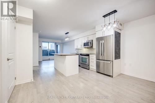 213 - 125 Western Battery Road, Toronto (Niagara), ON - Indoor Photo Showing Kitchen