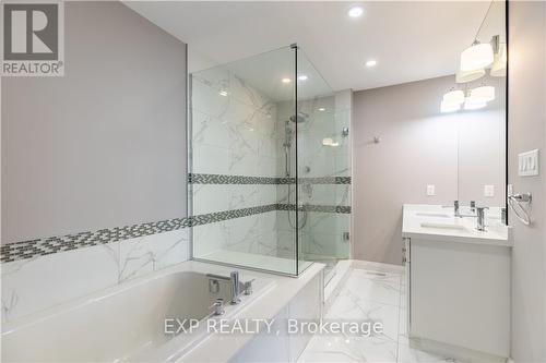 7 - 35 Midhurst Heights, Hamilton (Stoney Creek Mountain), ON - Indoor Photo Showing Bathroom