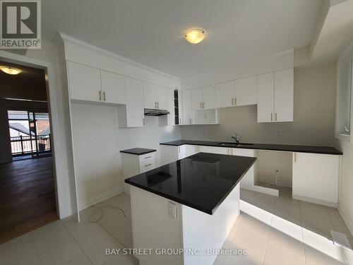 3385 Sixth Line, Oakville, ON - Indoor Photo Showing Kitchen