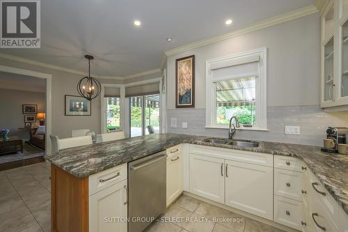 6 Tetherwood Court, London, ON - Indoor Photo Showing Kitchen With Double Sink