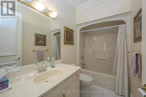 6 Tetherwood Court, London, ON - Indoor Photo Showing Bathroom