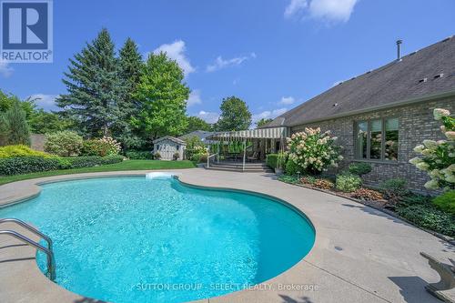 6 Tetherwood Court, London, ON - Outdoor With In Ground Pool With Backyard