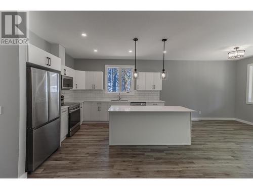 257 Shadow Mountain Boulevard, Cranbrook, BC - Indoor Photo Showing Kitchen With Stainless Steel Kitchen With Upgraded Kitchen