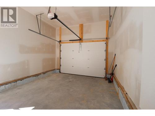 257 Shadow Mountain Boulevard, Cranbrook, BC - Indoor Photo Showing Garage