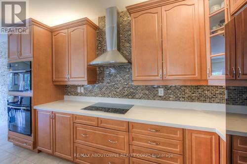 2386 Wasaga Drive, Oakville, ON - Indoor Photo Showing Kitchen