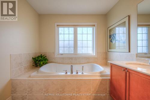 2386 Wasaga Drive, Oakville, ON - Indoor Photo Showing Bathroom