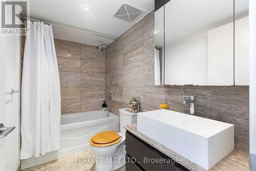 343 - 10 Capreol Court, Toronto, ON - Indoor Photo Showing Bathroom