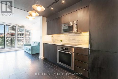 343 - 10 Capreol Court, Toronto, ON - Indoor Photo Showing Kitchen