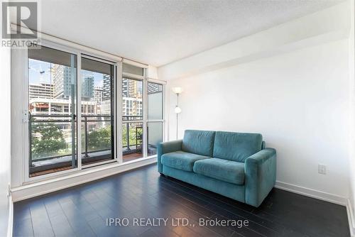 343 - 10 Capreol Court, Toronto, ON - Indoor Photo Showing Living Room