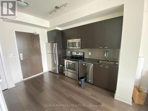 3010 - 88 Sheppard Avenue E, Toronto, ON - Indoor Photo Showing Kitchen