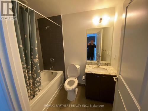 3010 - 88 Sheppard Avenue E, Toronto, ON - Indoor Photo Showing Bathroom