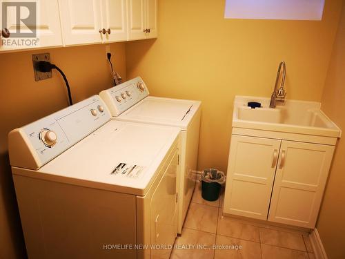 4471 Weeping Willow Drive, Mississauga, ON - Indoor Photo Showing Laundry Room