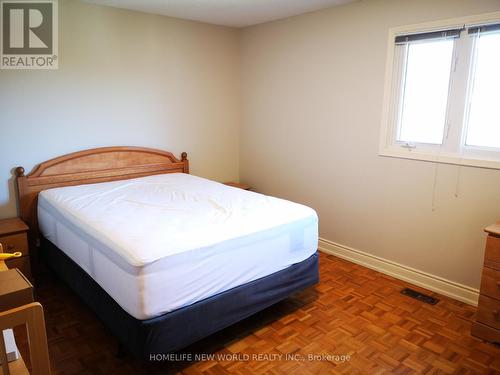 4471 Weeping Willow Drive, Mississauga, ON - Indoor Photo Showing Bedroom