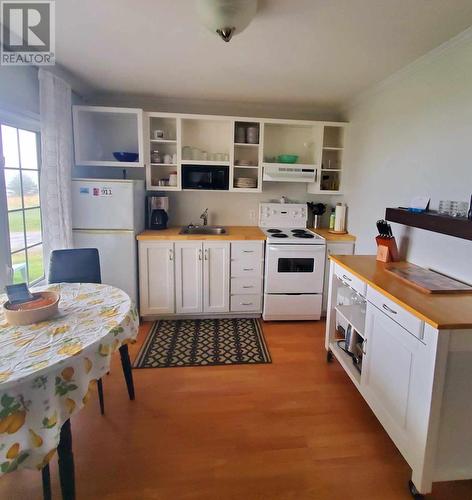 8-10 Long Point Cove Road, Heart'S Delight - Islington, NL - Indoor Photo Showing Kitchen