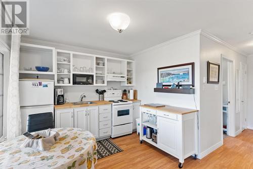 8-10 Long Point Cove Road, Heart'S Delight - Islington, NL - Indoor Photo Showing Kitchen