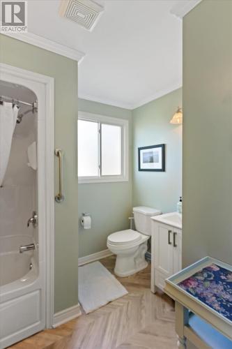 8-10 Long Point Cove Road, Heart'S Delight - Islington, NL - Indoor Photo Showing Bathroom