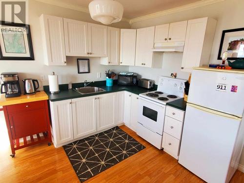 8-10 Long Point Cove Road, Heart'S Delight - Islington, NL - Indoor Photo Showing Kitchen