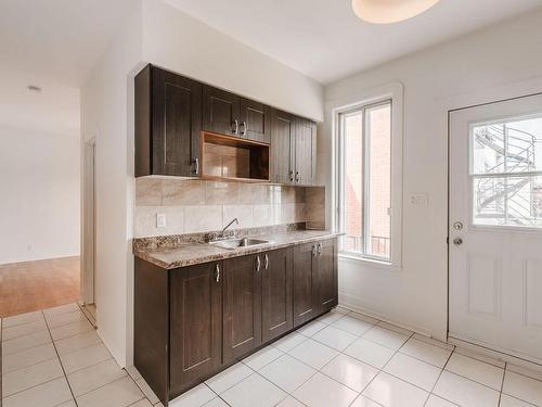 Kitchen - 6933  - 6935 Av. D'Outremont, Montréal (Villeray/Saint-Michel/Parc-Extension), QC - Indoor Photo Showing Kitchen