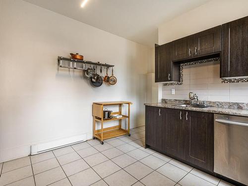 Kitchen - 6933  - 6935 Av. D'Outremont, Montréal (Villeray/Saint-Michel/Parc-Extension), QC - Indoor Photo Showing Kitchen