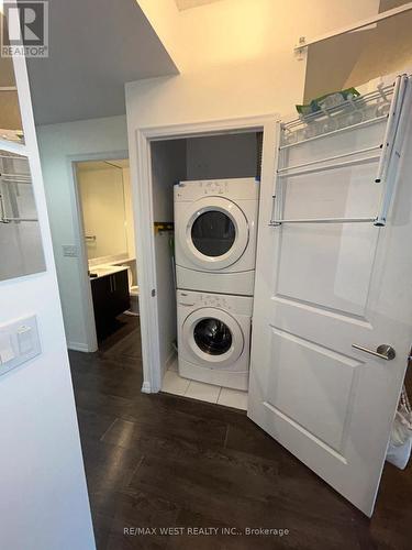 2505 - 125 Western Battery Road, Toronto (Niagara), ON - Indoor Photo Showing Laundry Room