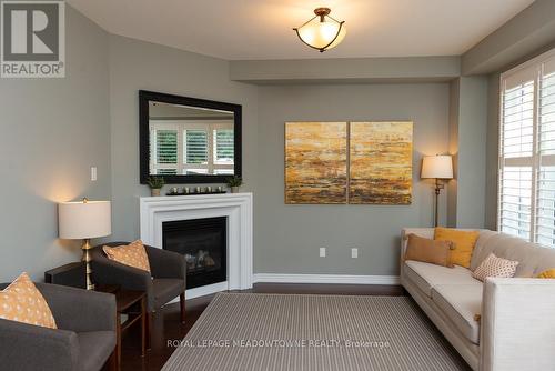 84 Reynolds Crescent, Aurora (Bayview Northeast), ON - Indoor Photo Showing Living Room With Fireplace