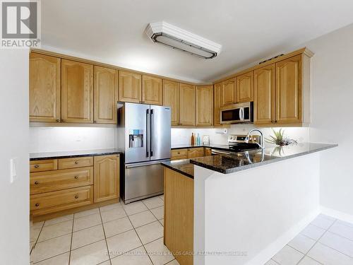 160 Nantucket Drive, Richmond Hill, ON - Indoor Photo Showing Kitchen