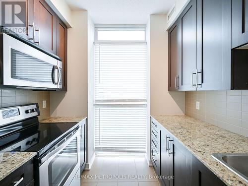 1004 - 4070 Confederation Parkway, Mississauga (Creditview), ON - Indoor Photo Showing Kitchen With Upgraded Kitchen