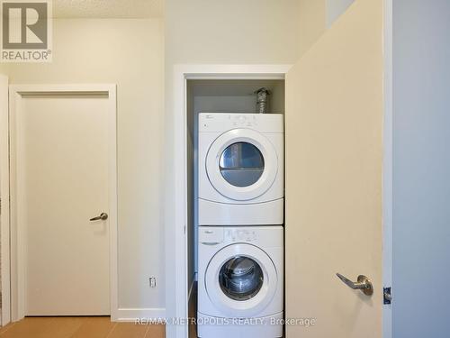 1004 - 4070 Confederation Parkway, Mississauga (Creditview), ON - Indoor Photo Showing Laundry Room