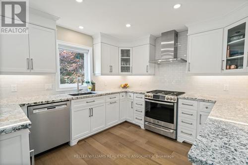 27 Gooderham Drive, Halton Hills (Georgetown), ON - Indoor Photo Showing Kitchen With Upgraded Kitchen