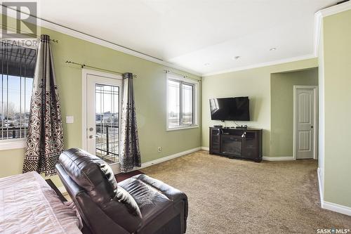 116 Emerald Ridge E, White City, SK - Indoor Photo Showing Living Room