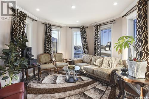 116 Emerald Ridge E, White City, SK - Indoor Photo Showing Living Room