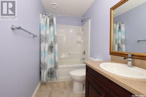 116 Emerald Ridge E, White City, SK - Indoor Photo Showing Bathroom