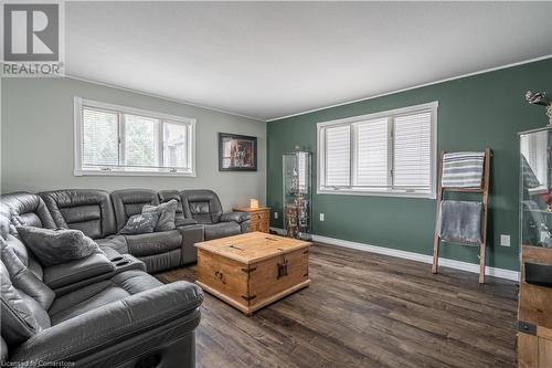 64 Melody Trail, St. Catharines, ON - Indoor Photo Showing Living Room