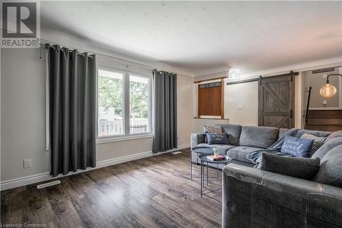 64 Melody Trail, St. Catharines, ON - Indoor Photo Showing Living Room