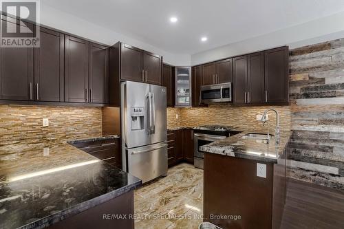 79 Padua Crescent, Hamilton (Stoney Creek), ON - Indoor Photo Showing Kitchen With Double Sink With Upgraded Kitchen