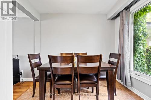 30 Black Knight Road, St. Catharines, ON - Indoor Photo Showing Dining Room