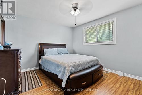 30 Black Knight Road, St. Catharines, ON - Indoor Photo Showing Bedroom